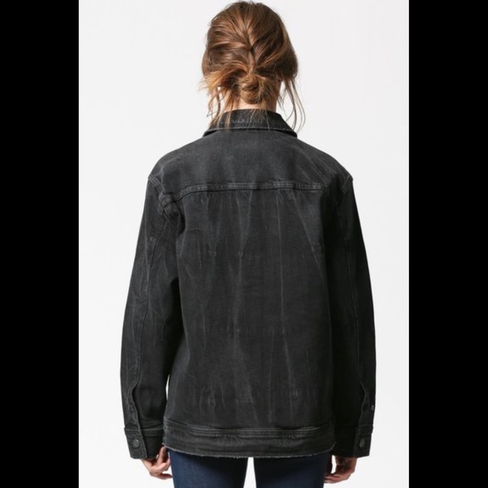 Hidden REBEL
DARK GREY OVERSIZED JACKET